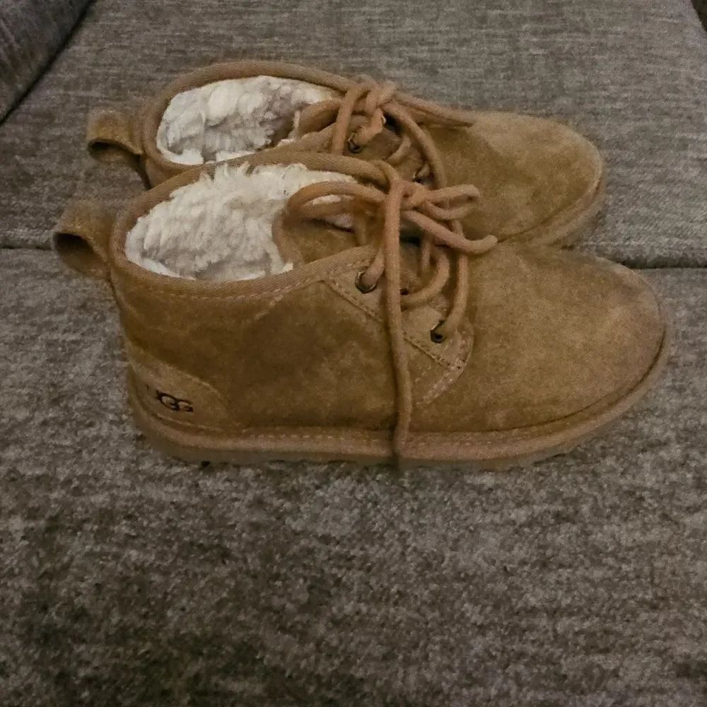 UGG Neumel Cozy Tan Suede Boots with Laces Size 5 - Picture 2 of 9